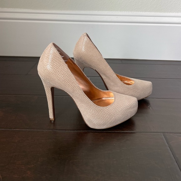 BCBGeneration heels - Picture 1 of 4